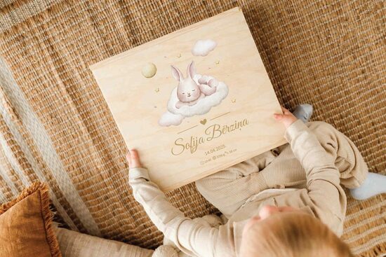 Atmiņu kaste ar zaķīti